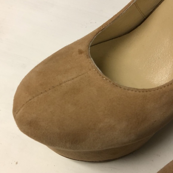 LuiChiny Red Carpet STEAL HER tan platform wedges with gold eyelets women’s sz 8 - Picture 12 of 12